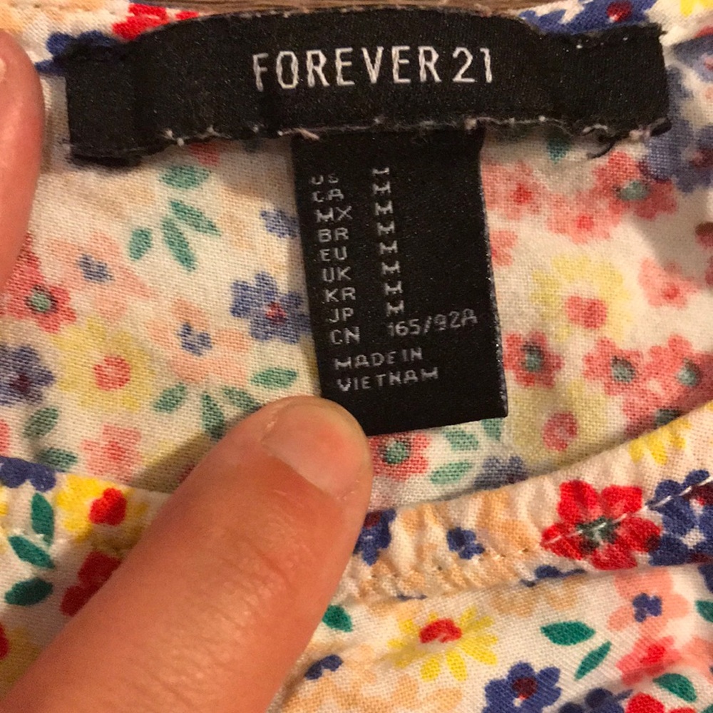 Flowery Forever 21 shirt - Picture 2 of 4